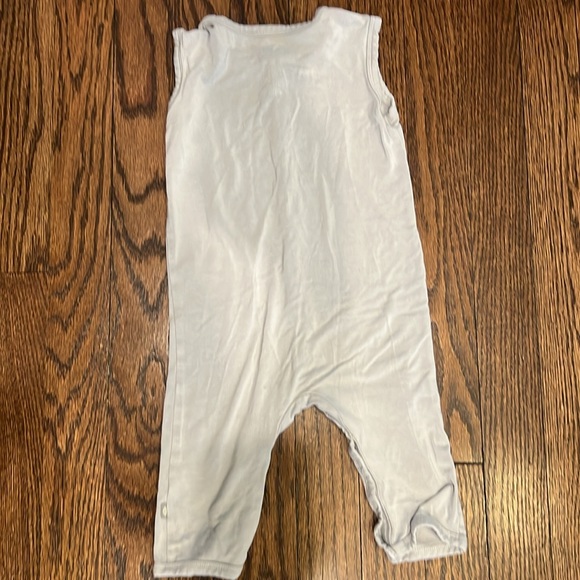 VGUC Kyte romper in Fog - 18-24mo - Picture 3 of 4